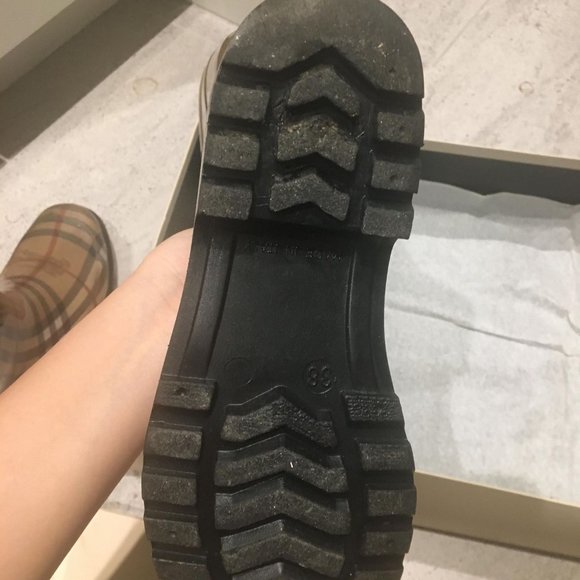 Authentic Burberry Rain boots - Picture 6 of 8